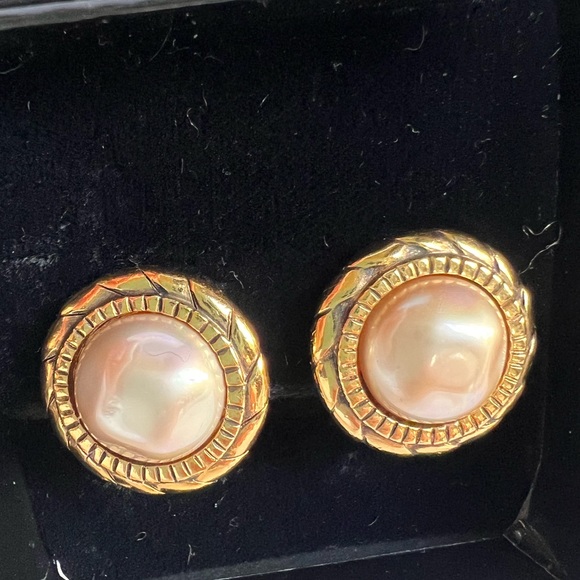 CHANEL 1980s 24K gold plated vintage clip-on earrings - Picture 5 of 14